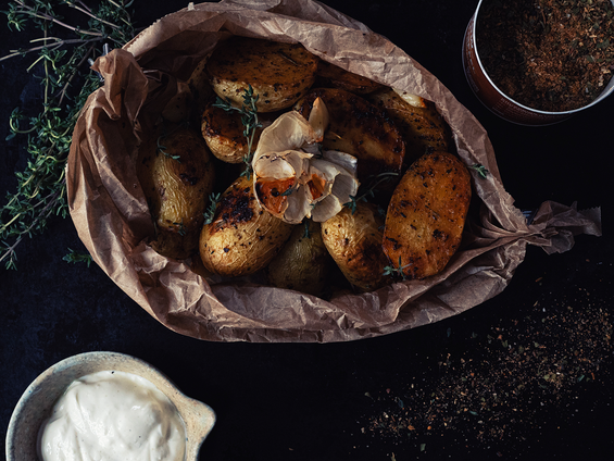 Goldene Röstkartoffeln mit Rosmarin & Dip