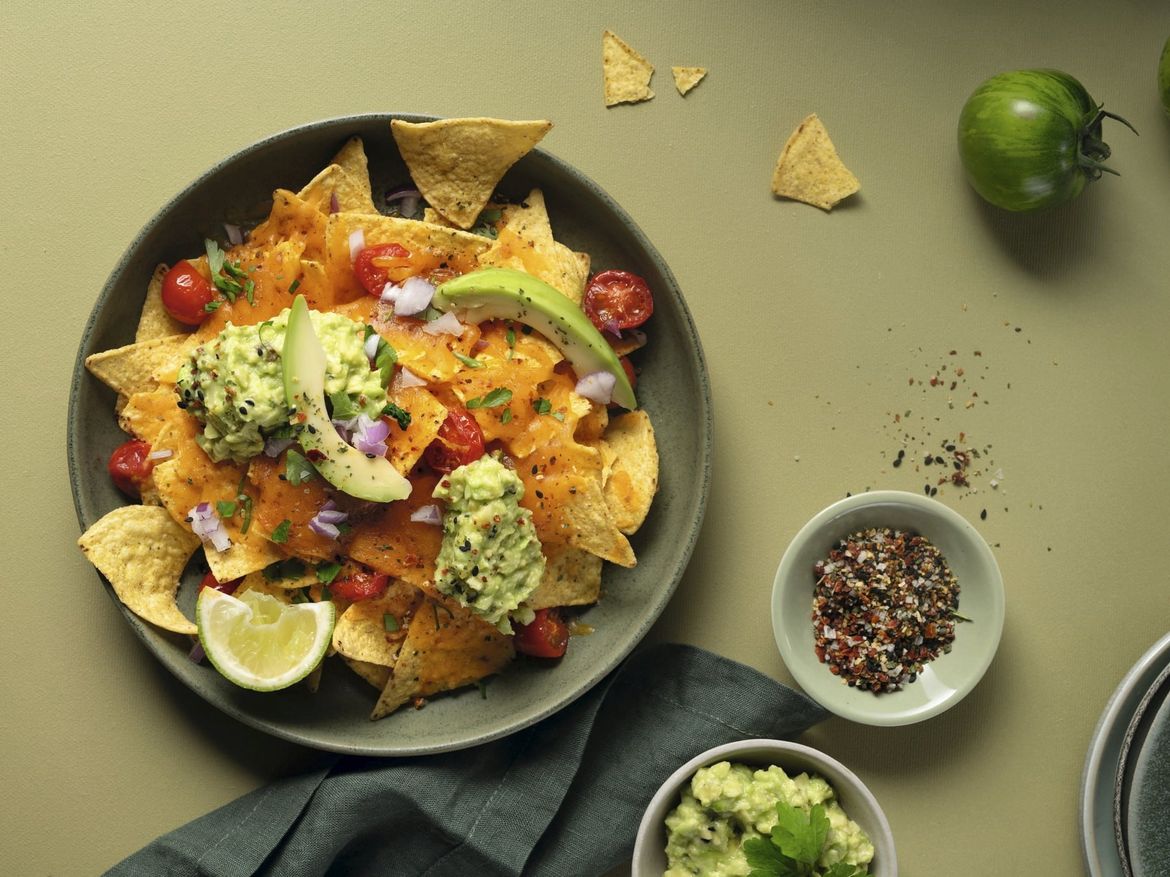 Käse-Nachos mit Guacamole