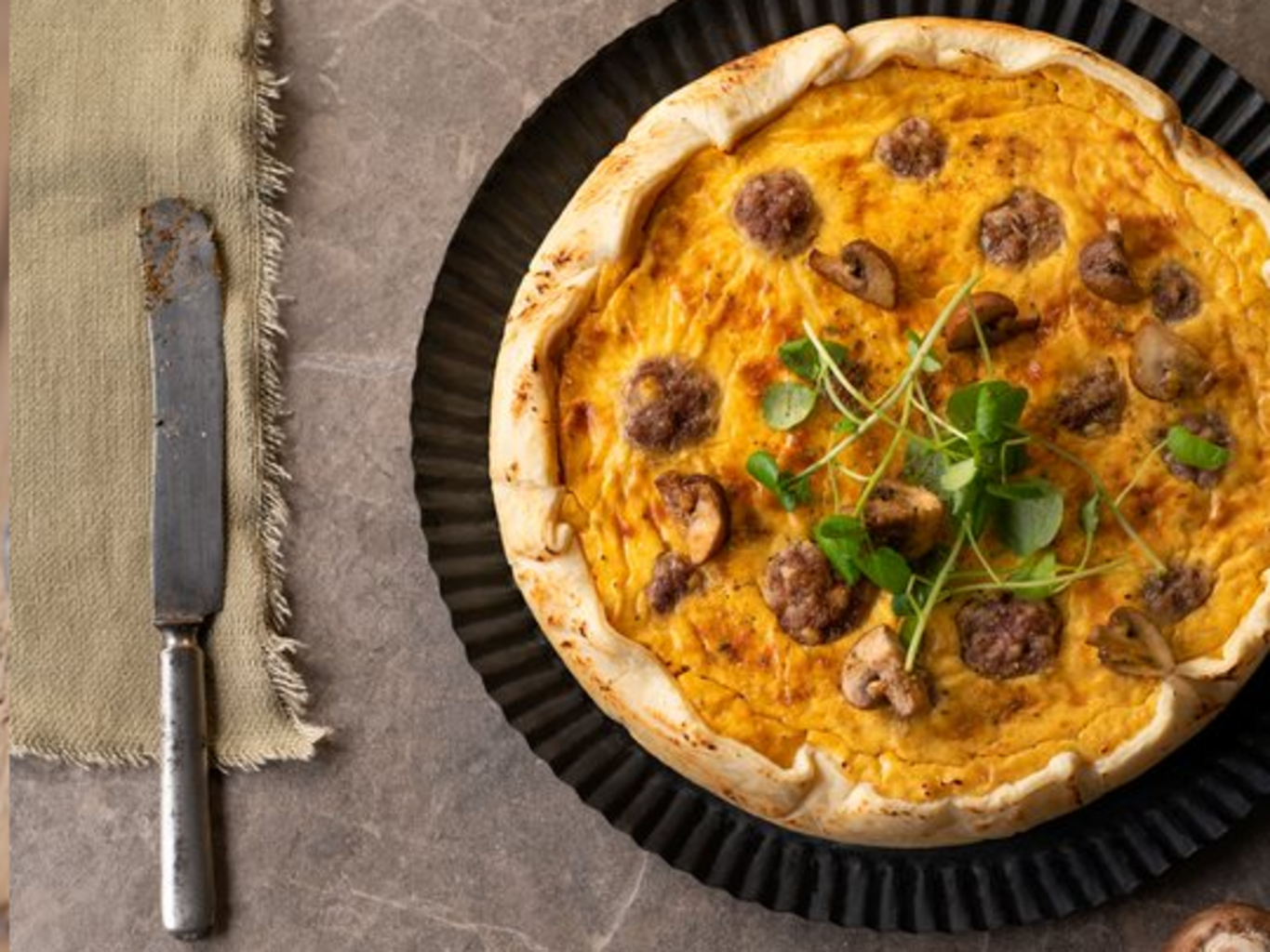 Tarte „Rustikal“ mit Fleischbällchen und Pilzen